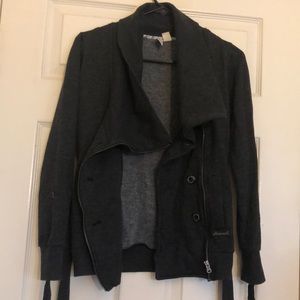 Element, charcoal gray. Small